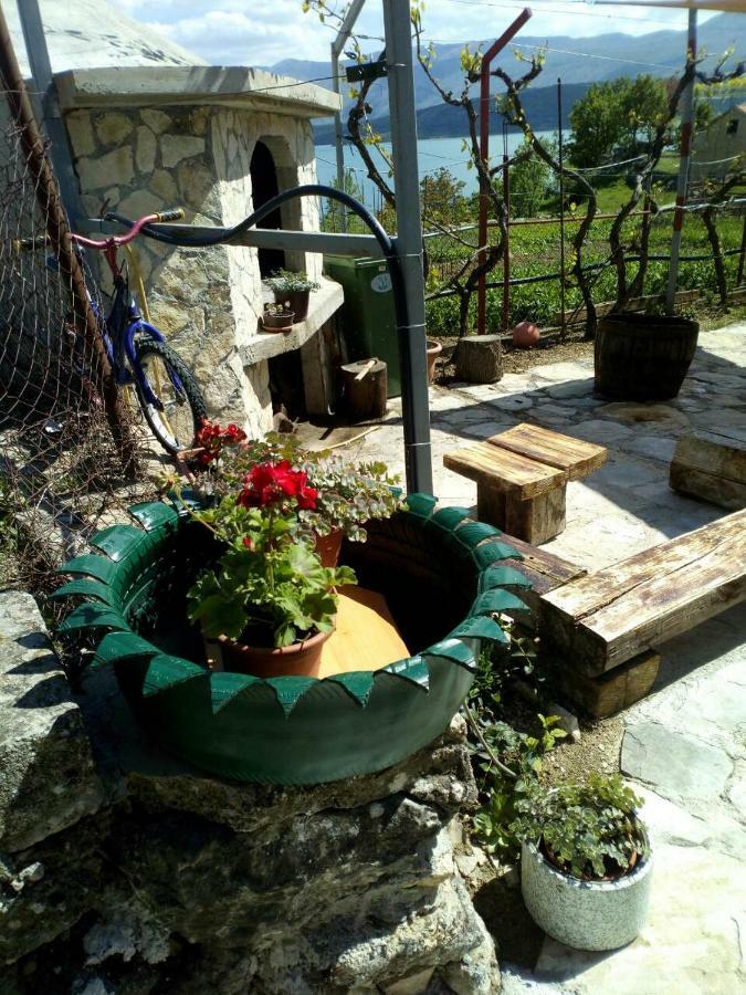 Holiday Home Marija Vrlika Exterior foto